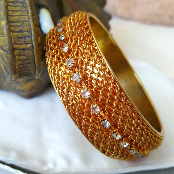 GORGEOUS Y2K GOLD PLATED CHUNKY BANGLE - Picture 2 of 5